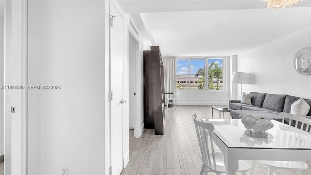 1100 W Ave 409 409, Miami Beach, FL 33139