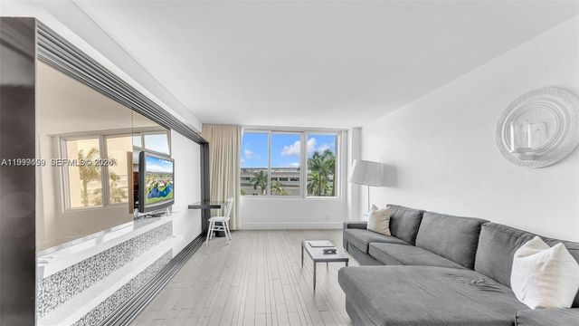 1100 W Ave 409 409, Miami Beach, FL 33139