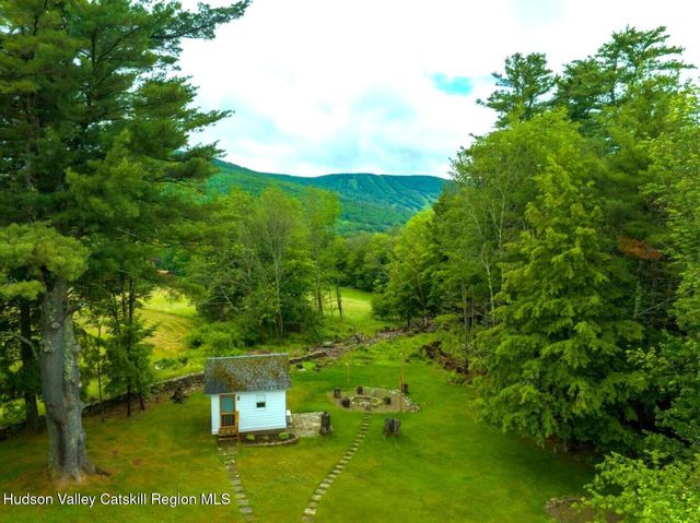 21 Nauvoo Road, Windham, NY 12496