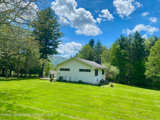 21 Nauvoo Road, Windham, NY 12496