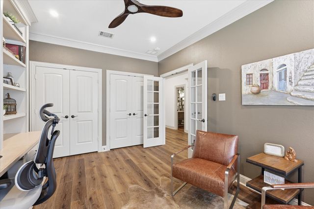 944 Spring Creek Drive, Grapevine, TX 76051
