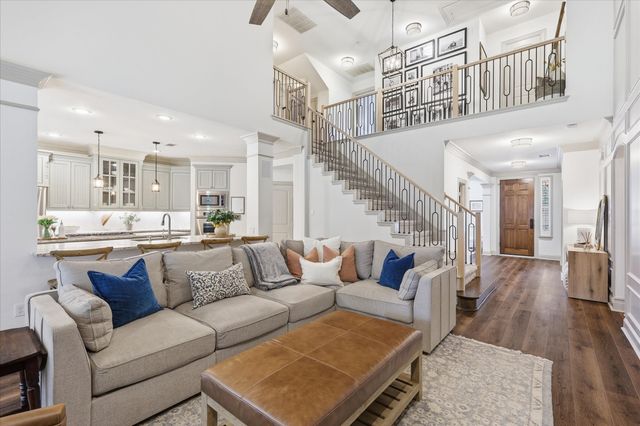 944 Spring Creek Drive, Grapevine, TX 76051