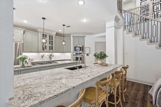 944 Spring Creek Drive, Grapevine, TX 76051
