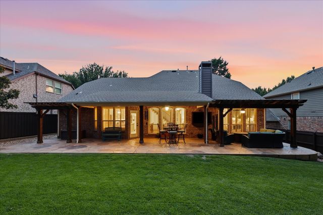 944 Spring Creek Drive, Grapevine, TX 76051