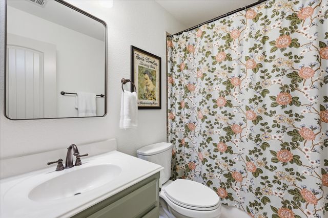 944 Spring Creek Drive, Grapevine, TX 76051