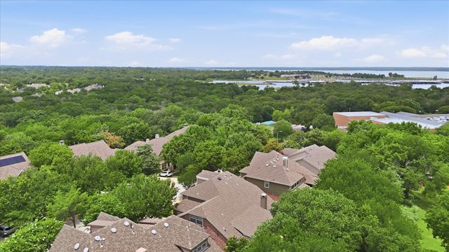 944 Spring Creek Drive, Grapevine, TX 76051