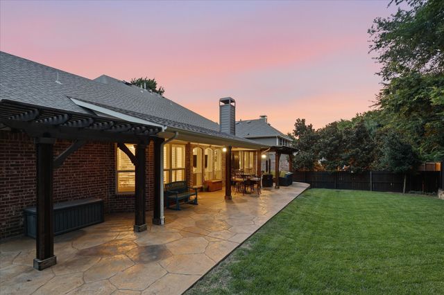 944 Spring Creek Drive, Grapevine, TX 76051