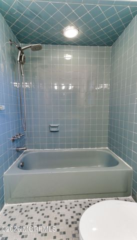 1 Whitecap Way, Brick, NJ 08723