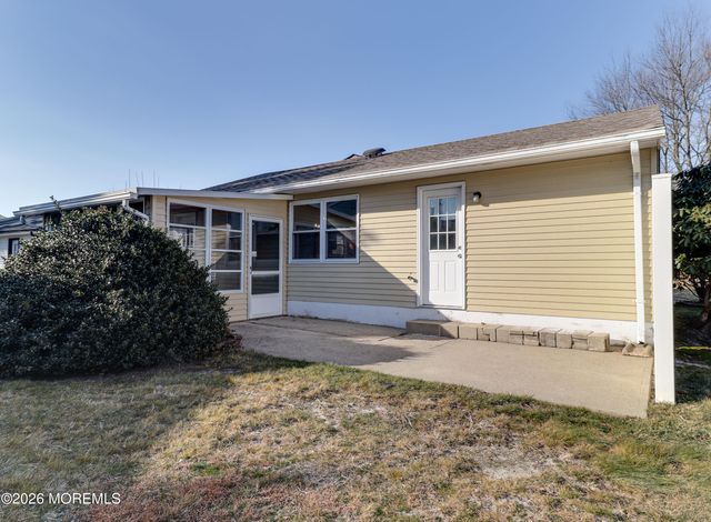 1 Whitecap Way, Brick, NJ 08723