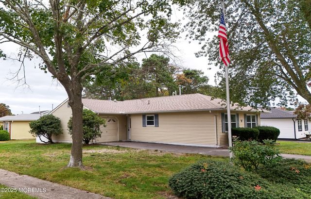 1 Whitecap Way, Brick, NJ 08723