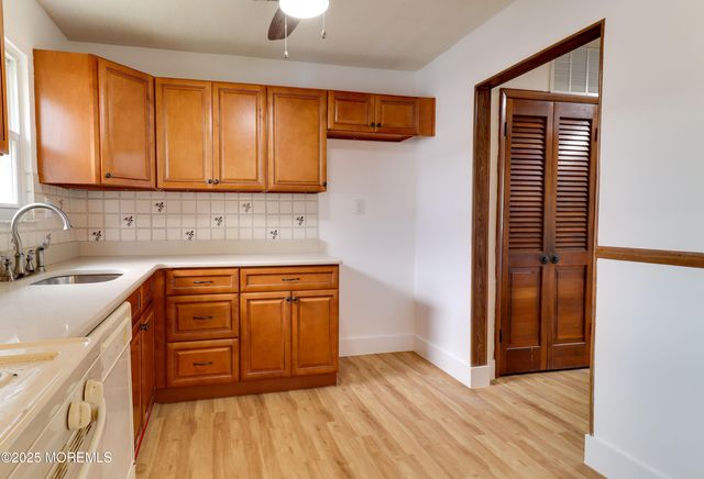 1 Whitecap Way, Brick, NJ 08723