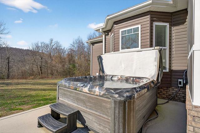 6081 Buck Mountain Rd, Cookeville, TN 38506