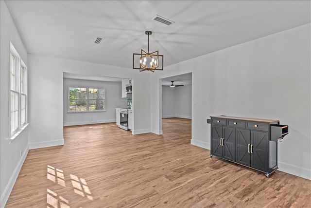 808 S S Ouida St, Enterprise, AL 36330