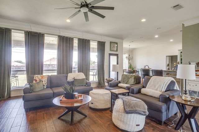 162 Lakeview Drive, Aledo, TX 76008