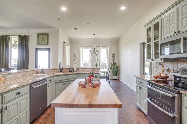 162 Lakeview Drive, Aledo, TX 76008