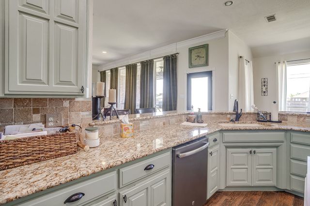 162 Lakeview Drive, Aledo, TX 76008