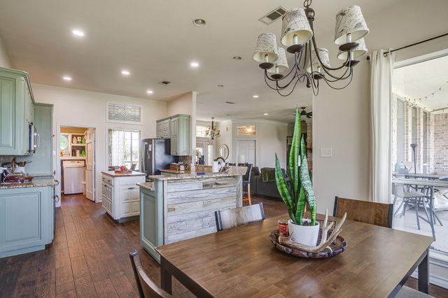 162 Lakeview Drive, Aledo, TX 76008