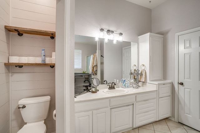 162 Lakeview Drive, Aledo, TX 76008