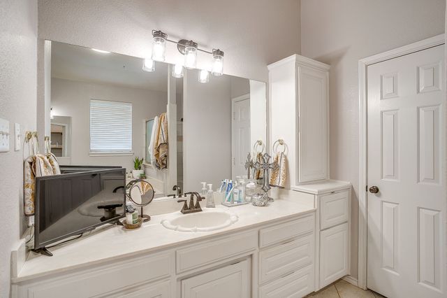 162 Lakeview Drive, Aledo, TX 76008