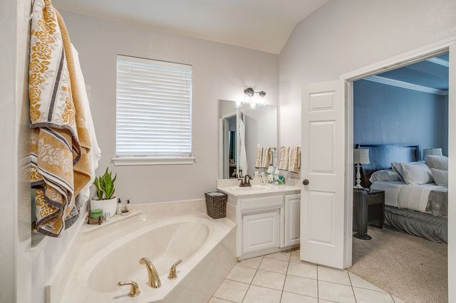 162 Lakeview Drive, Aledo, TX 76008