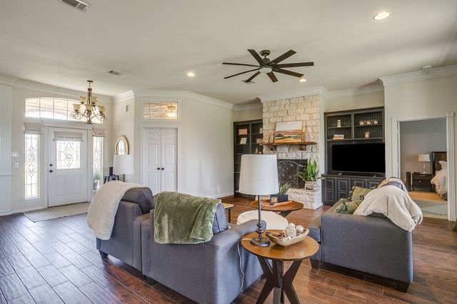 162 Lakeview Drive, Aledo, TX 76008