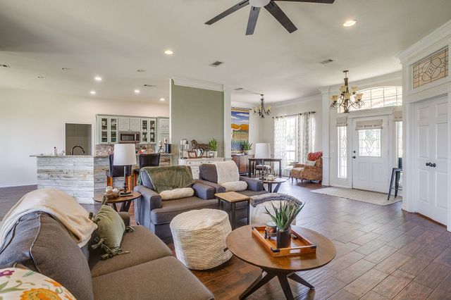 162 Lakeview Drive, Aledo, TX 76008