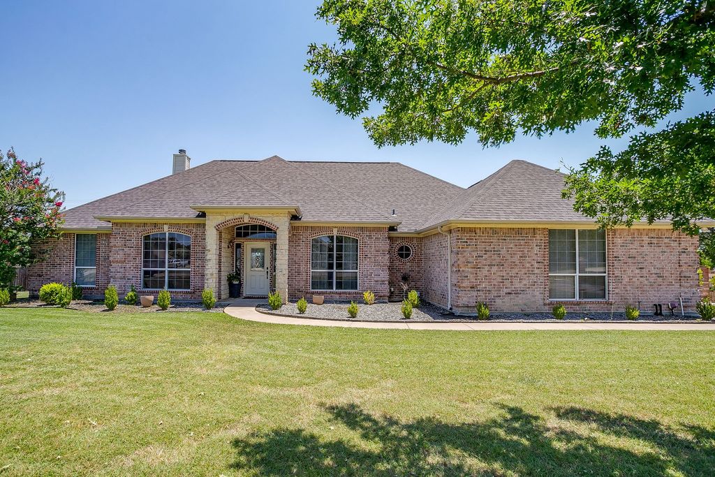 162 Lakeview Drive, Aledo, TX 76008