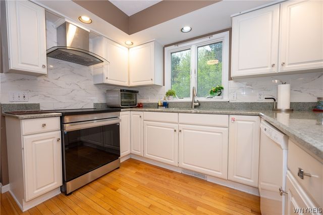 162 Torrey Pine Drive, Greece, NY 14612
