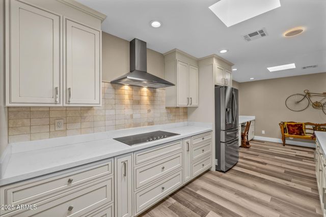 2530 E OREGON Avenue, Phoenix, AZ 85016