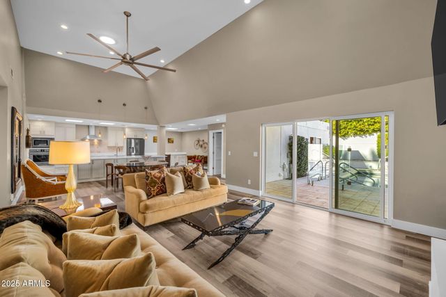 2530 E OREGON Avenue, Phoenix, AZ 85016