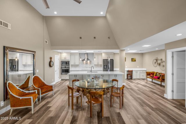 2530 E OREGON Avenue, Phoenix, AZ 85016