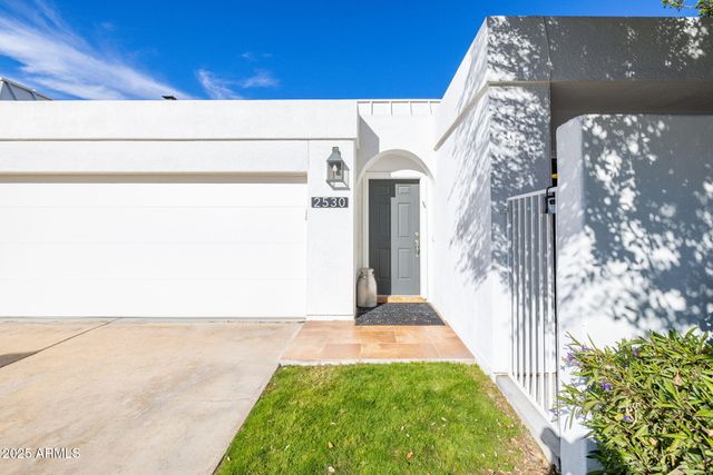 2530 E OREGON Avenue, Phoenix, AZ 85016