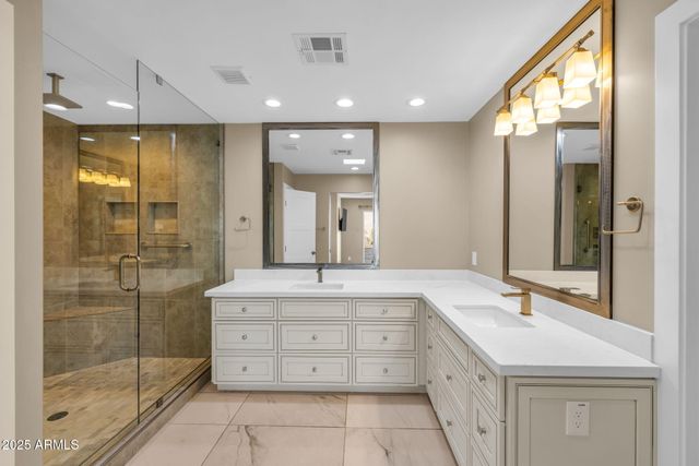 2530 E OREGON Avenue, Phoenix, AZ 85016