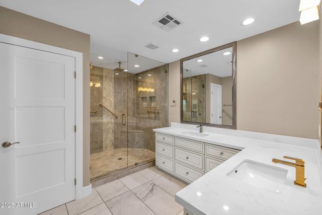 2530 E OREGON Avenue, Phoenix, AZ 85016