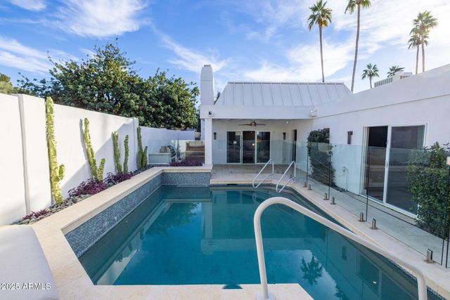 2530 E OREGON Avenue, Phoenix, AZ 85016