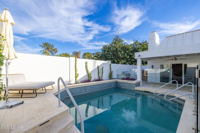 2530 E OREGON Avenue, Phoenix, AZ 85016