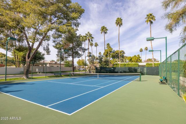 2530 E OREGON Avenue, Phoenix, AZ 85016