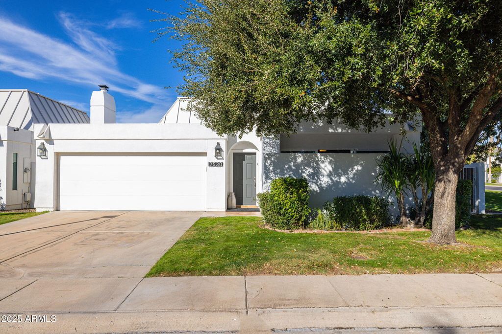 2530 E OREGON Avenue, Phoenix, AZ 85016
