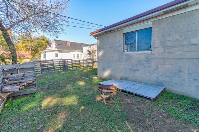 621 9th Street, Tell City, IN 47586