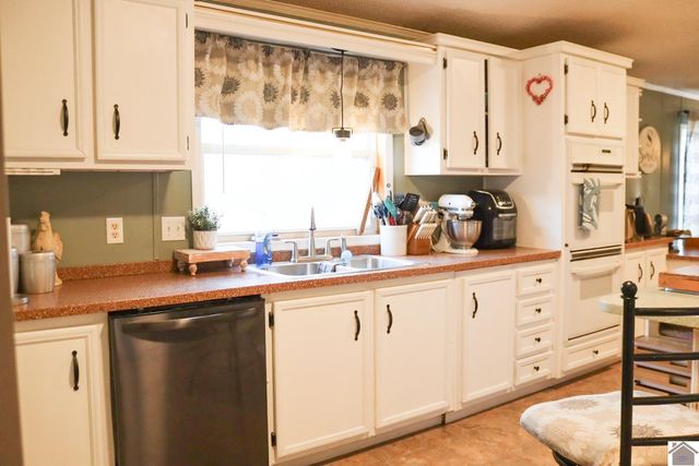 3093 State Route 564, Mayfield, KY 42066