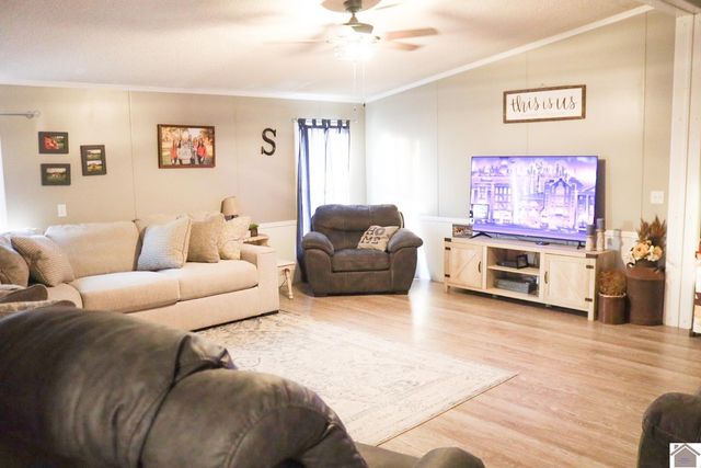 3093 State Route 564, Mayfield, KY 42066