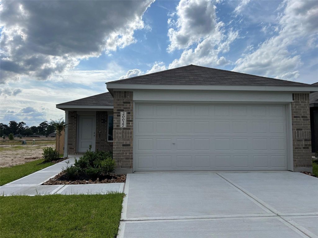 20027 Iron Winds Street, Crosby, TX 77532