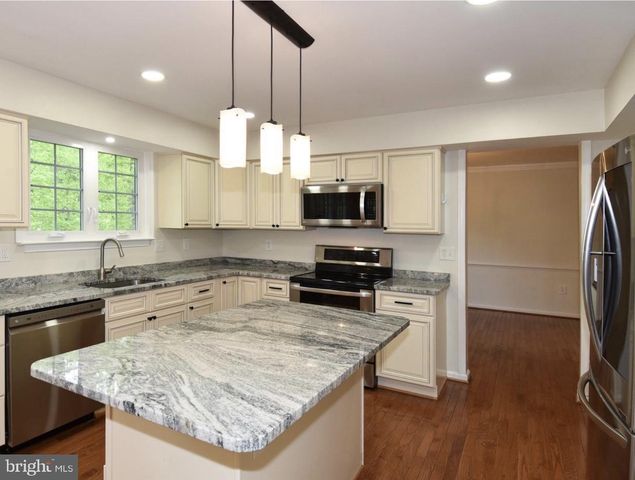 3452 WAINSCOTT PL, Woodbridge, VA 22192