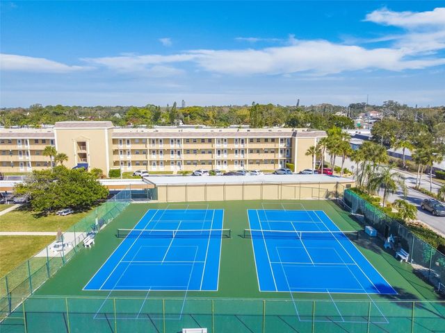 392 BOCA CIEGA POINT BOULEVARD N, St Petersburg, FL 33708
