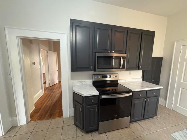 203 S Hampton Dr, Spartanburg, SC 29306