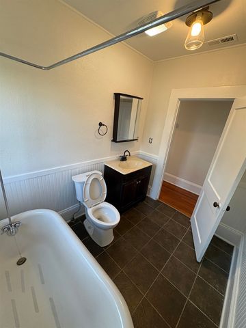 203 S Hampton Dr, Spartanburg, SC 29306