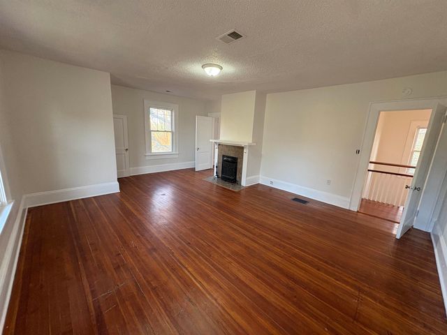 203 S Hampton Dr, Spartanburg, SC 29306