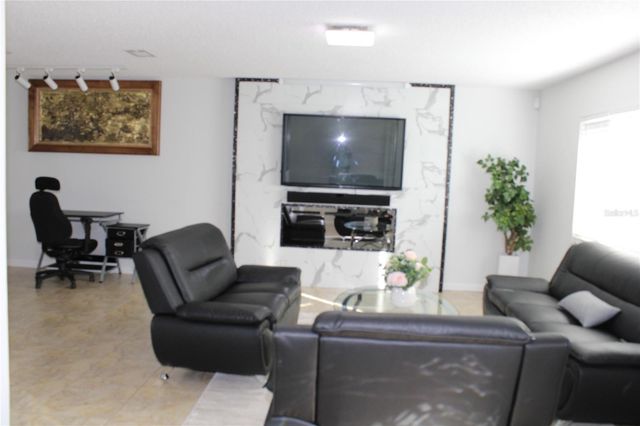 7655 CARDIFF COURT, St Petersburg, FL 33709