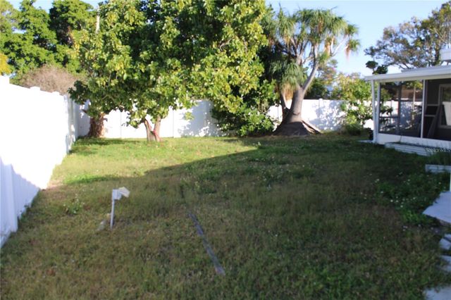 7655 CARDIFF COURT, St Petersburg, FL 33709