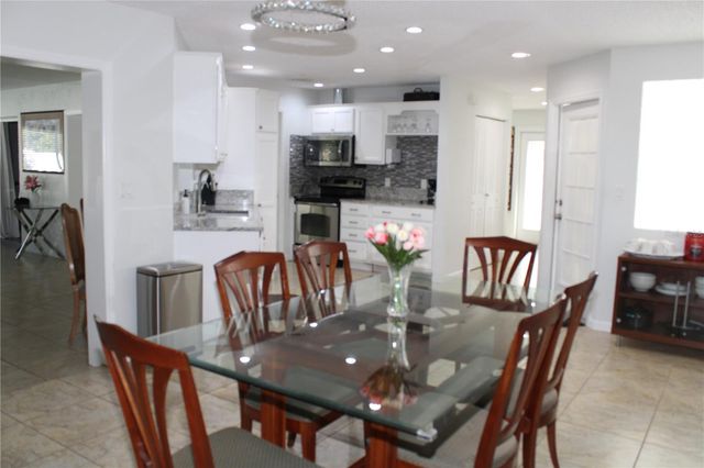 7655 CARDIFF COURT, St Petersburg, FL 33709